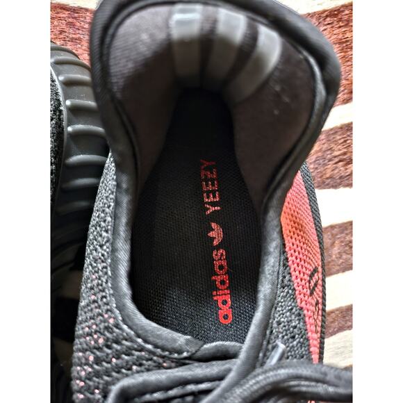 Adidas Yeezy Boost 350 V2 Low Red Stripe Core Black SZ 11 MENS BY9612 - Picture 6 of 8